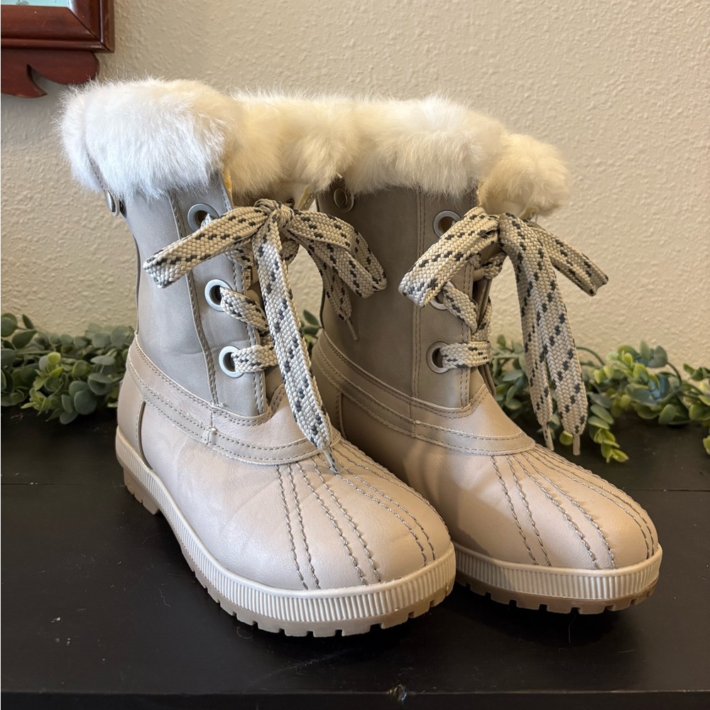 London Fog White Synthetic Upper Boots